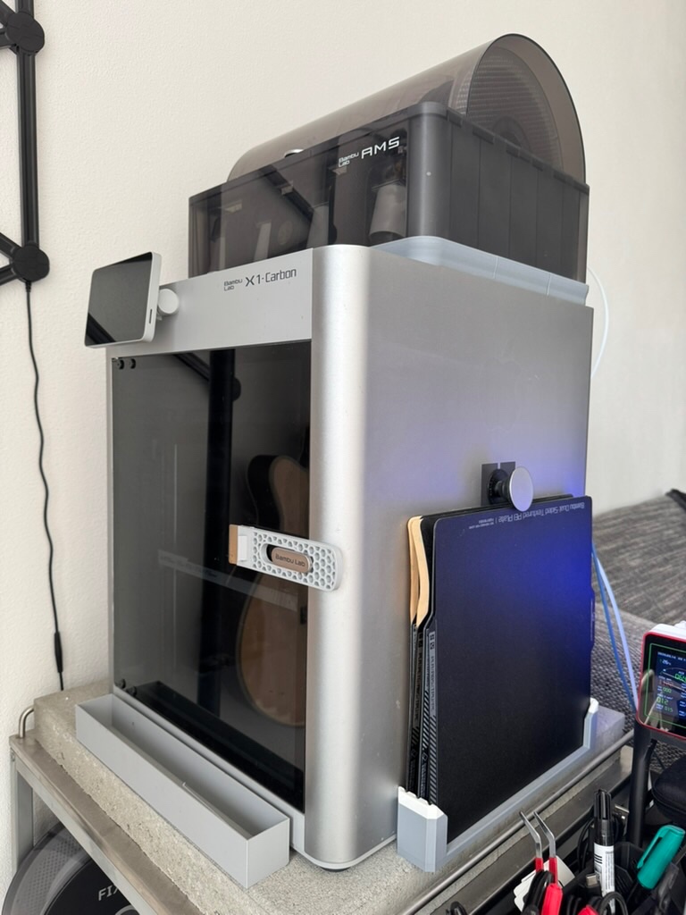 Predám Bambu Lab X1C Carbon s AMS