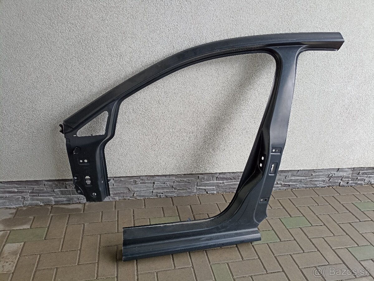 golf 7 ram stlpik lava strana