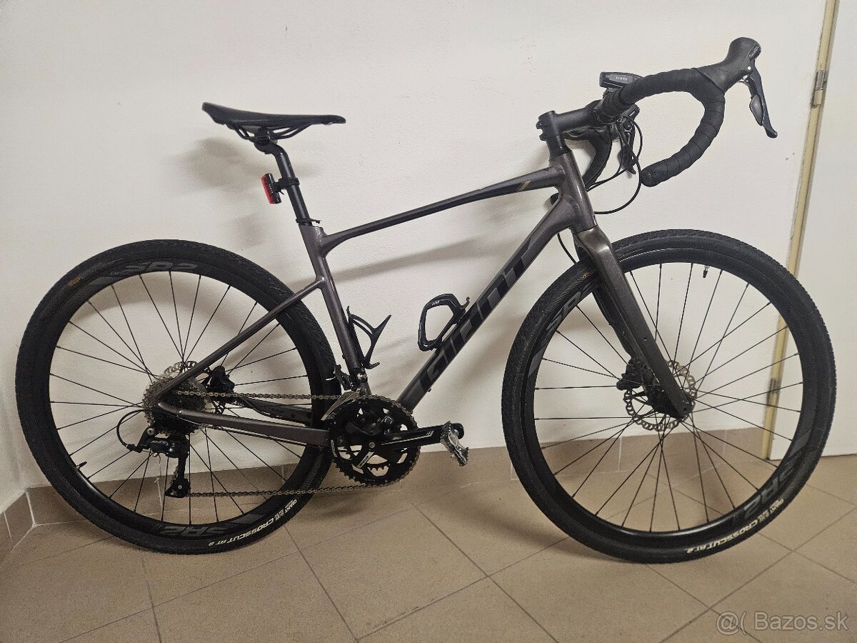 Predám Gravel Giant Revolt 2