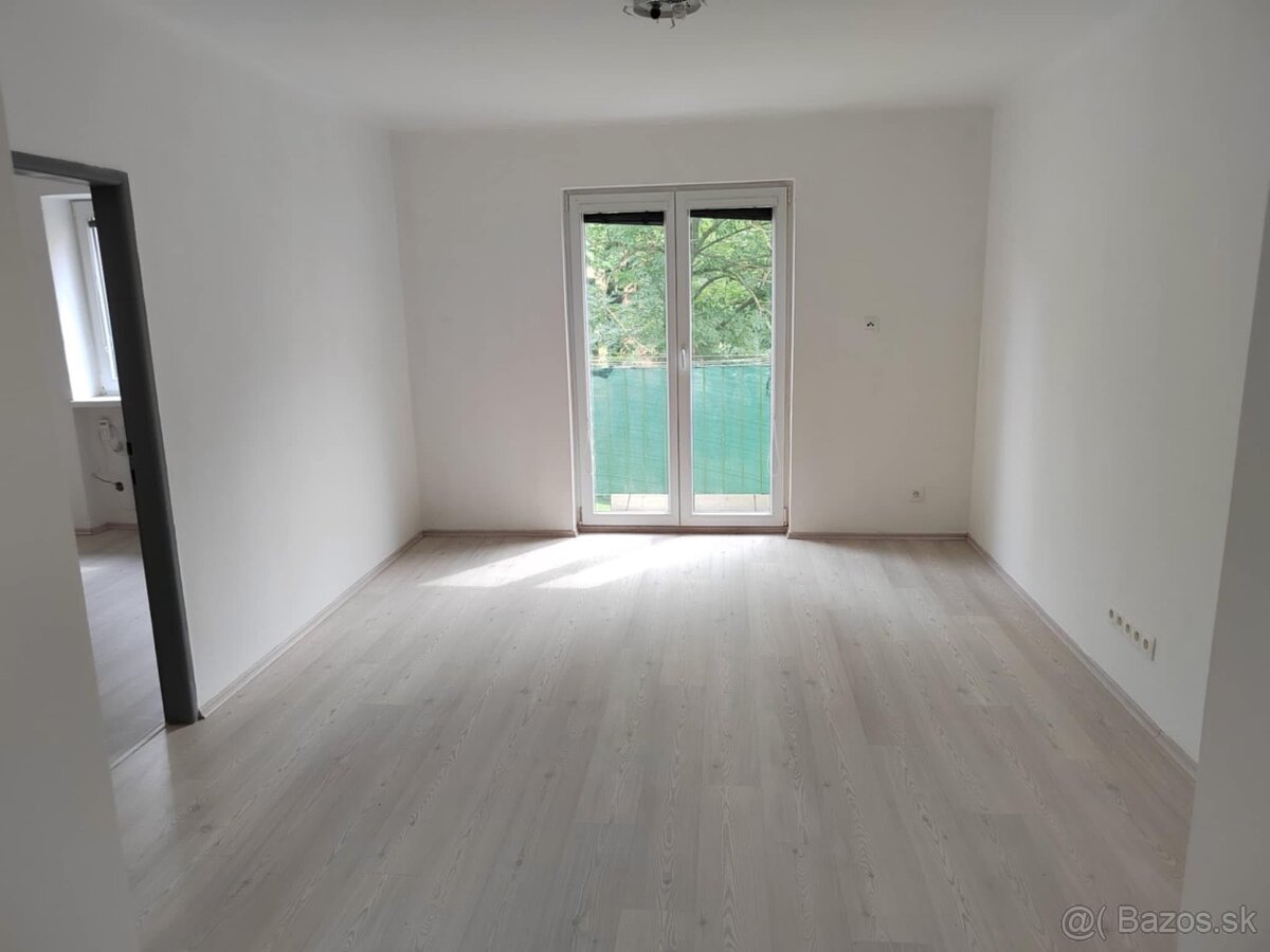 Na prenájom pekný 2 izbový byt s balkónom