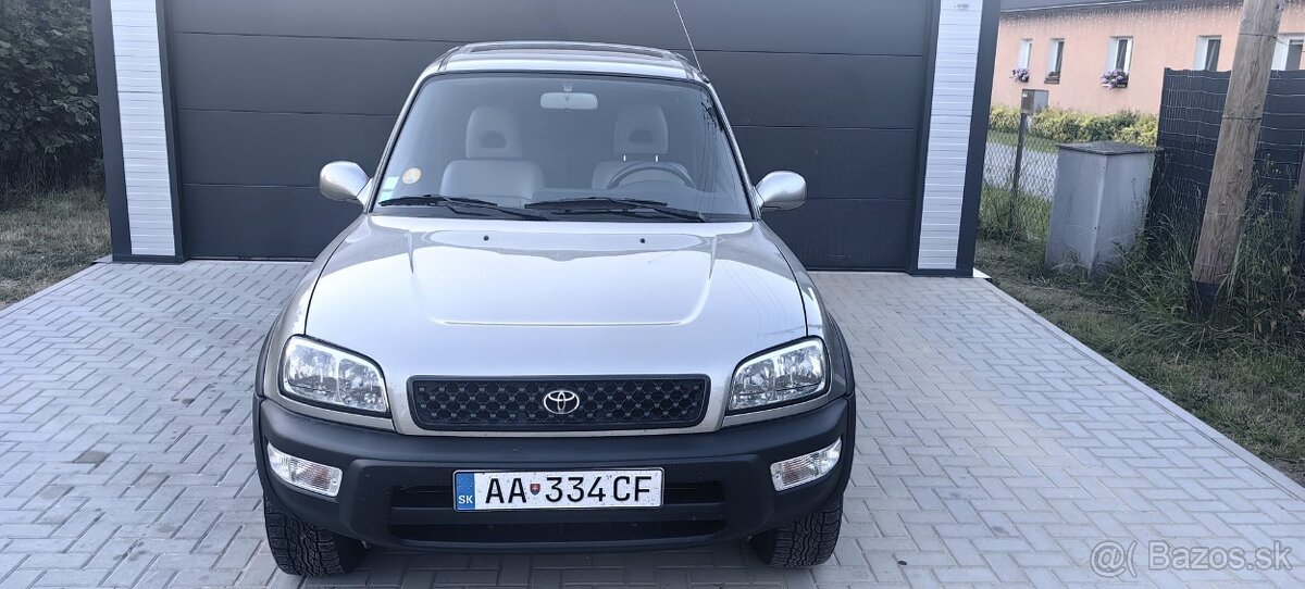 Toyota RAV4 1999 2.0 benzín