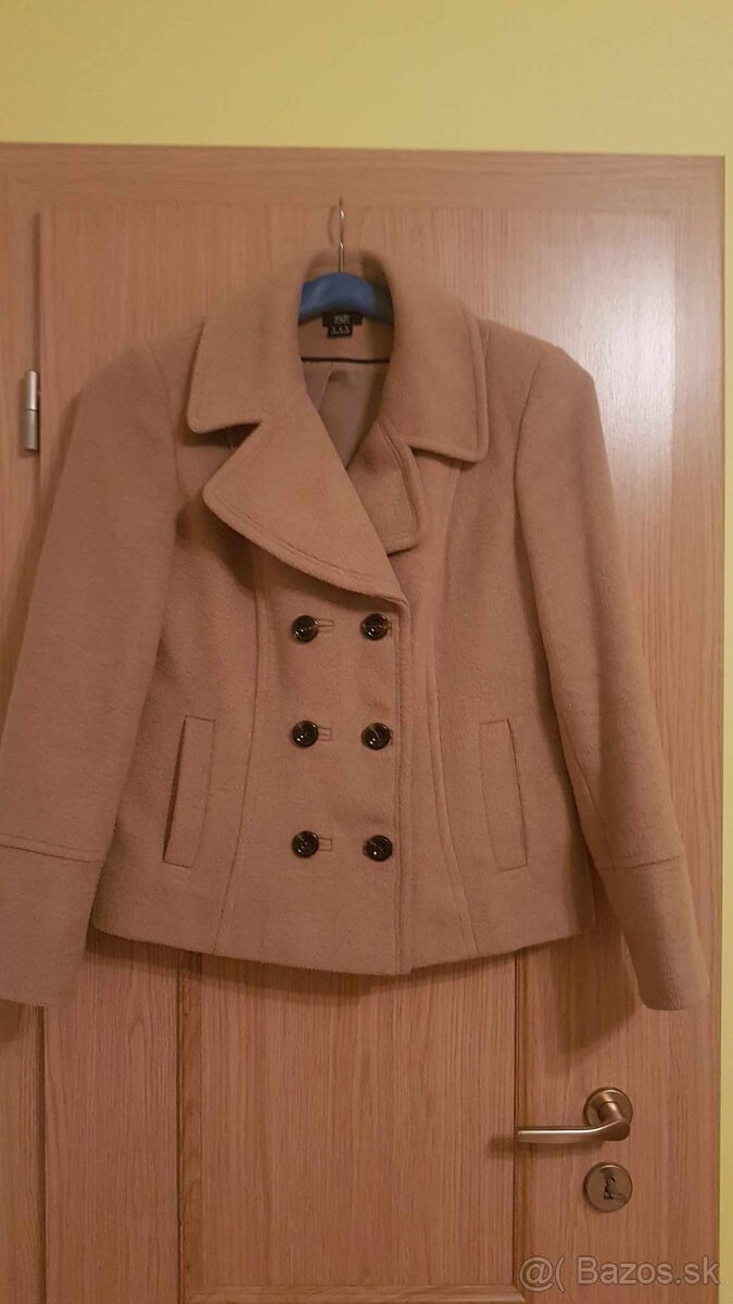 Hnedý kabát v. 42