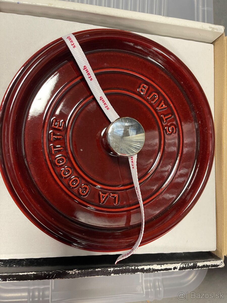 liatinový hrniec Staub, Nový