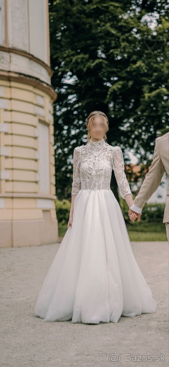 Svadobné šaty 🌸 s dlhou vlečkou
