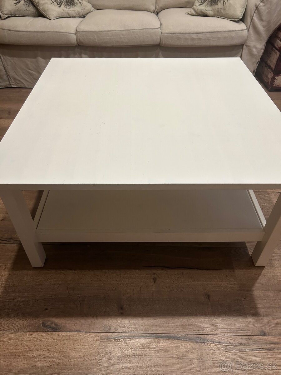 Hemnes konferenčný stolík