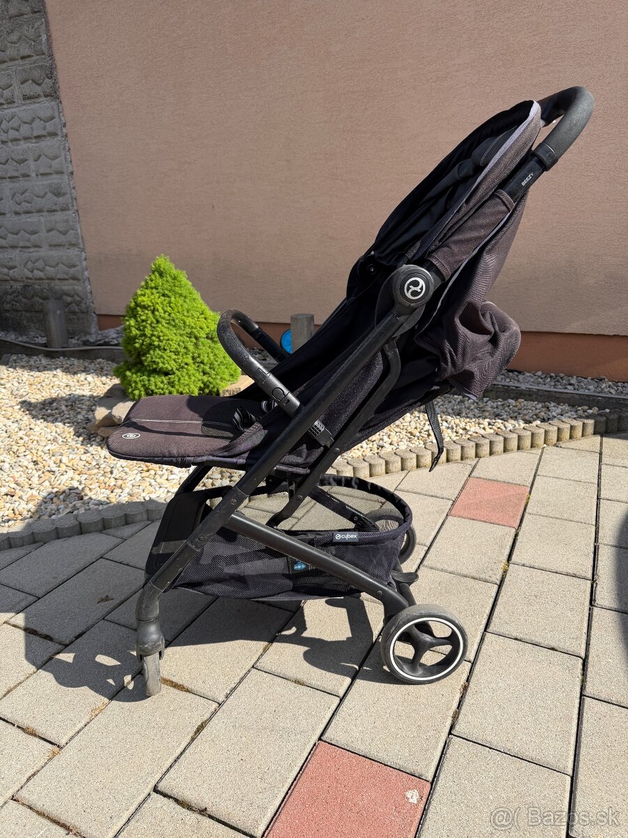 CYBEX Beezy Black Magic Black