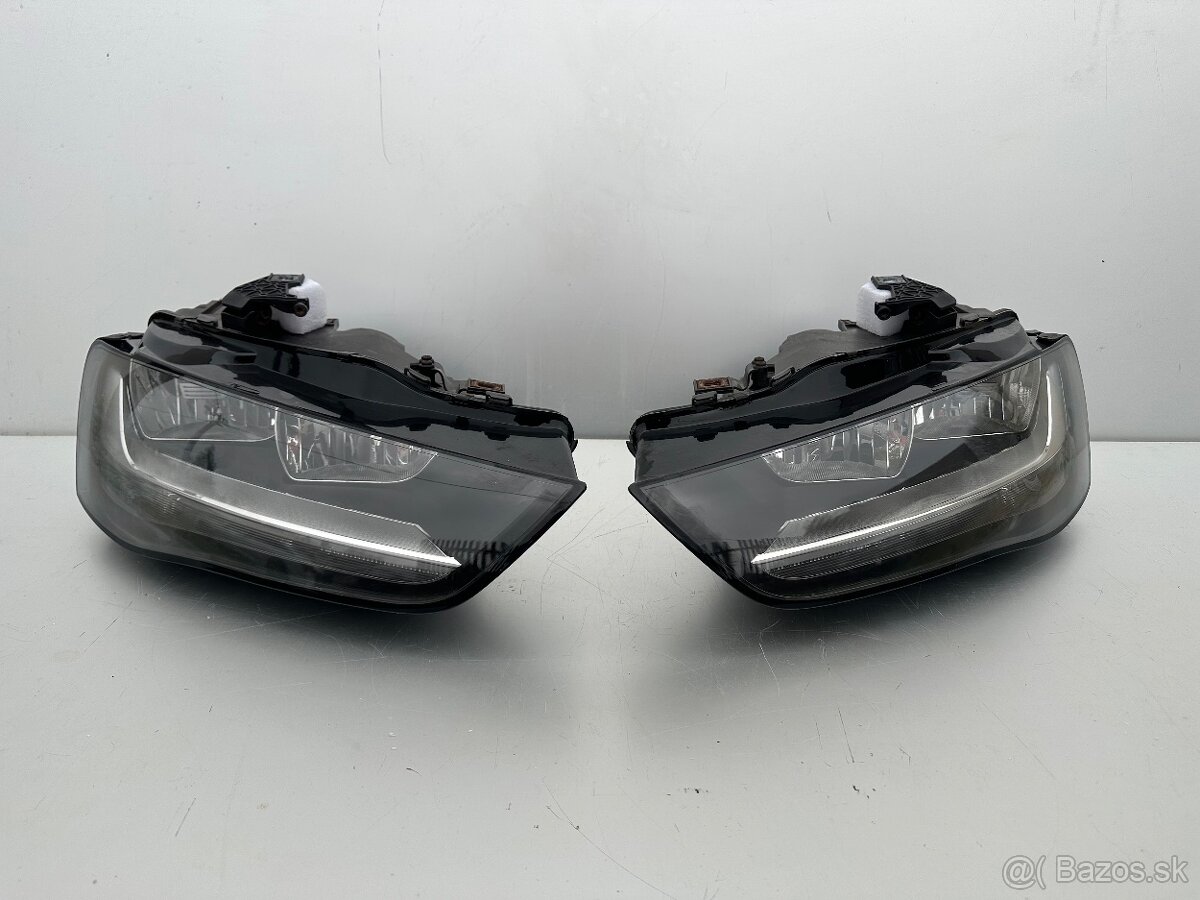 Audi A4 B8 přední lampy
