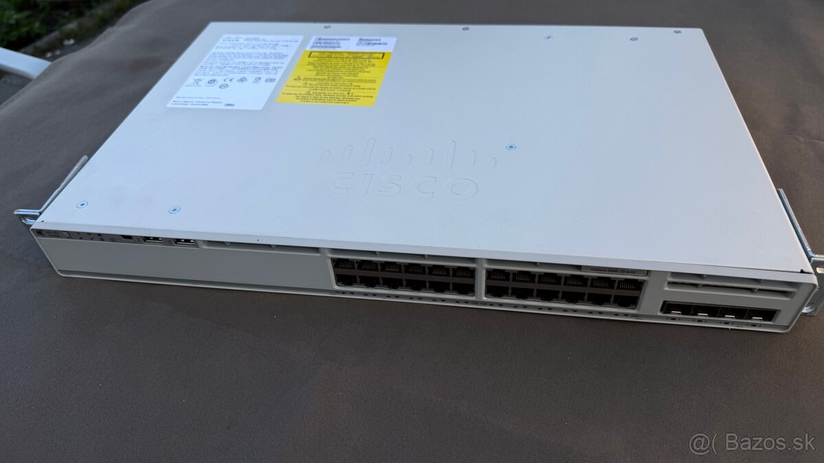 Cisco switch C9200L-24T-4G-E