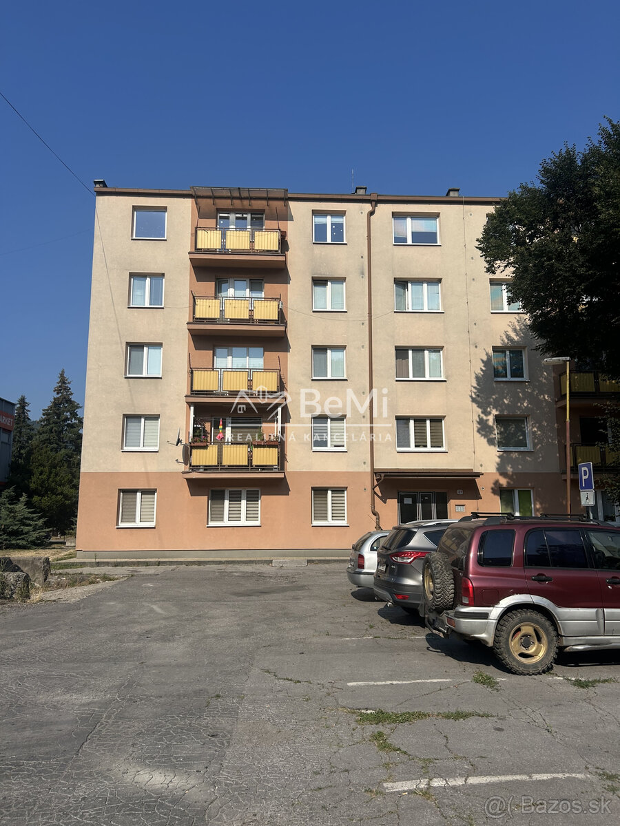 Na predaj 3 izbový byt vo výbornej lokalite, Hnúšťa