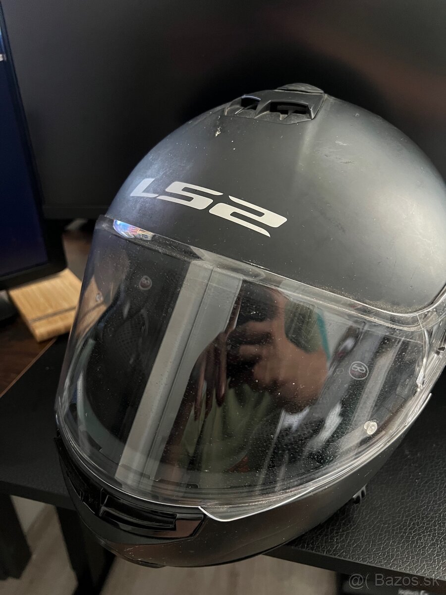 Predam moto prilbu