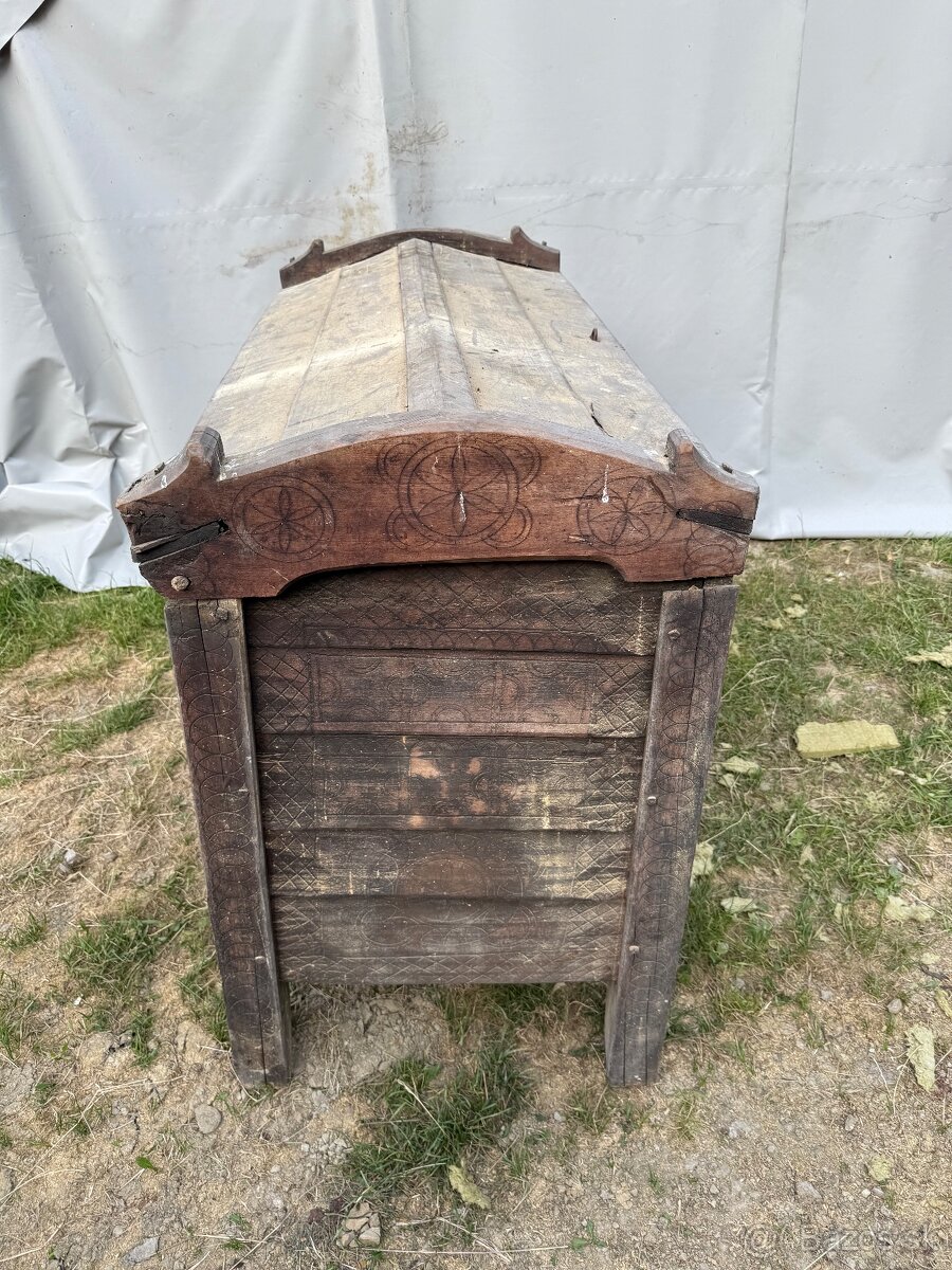 Starožitna truhla