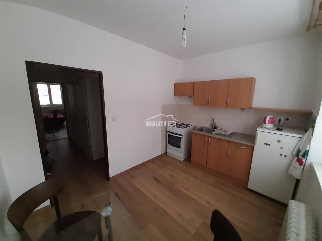 Ponúkame na prenájom zariadený jednoizbový byt 40 m2, Žilina