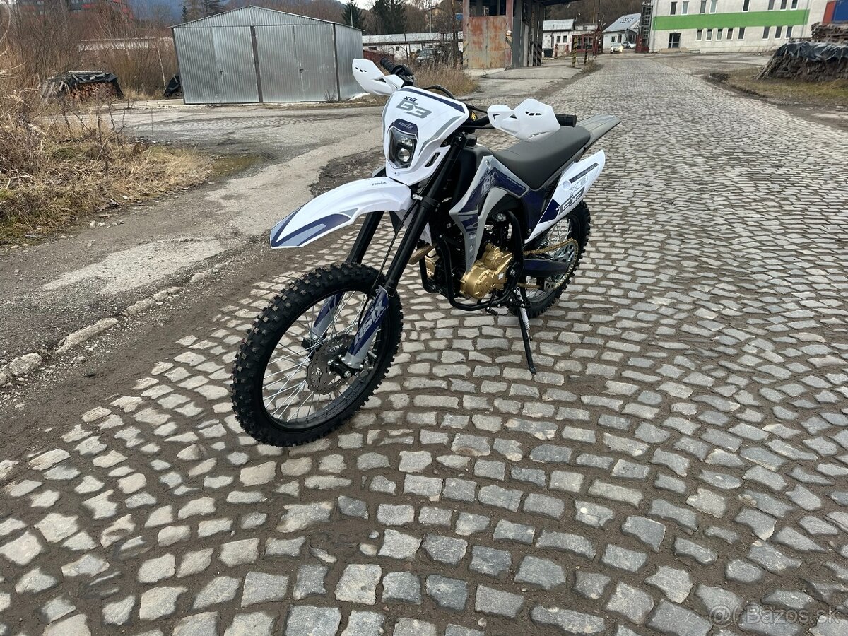 Enduro ASIX XB83 250CM3