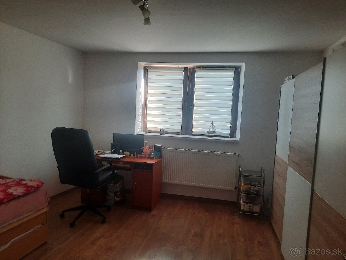 Predám 4 izb.rodinny s.v Zelenči blízko od Trnavy