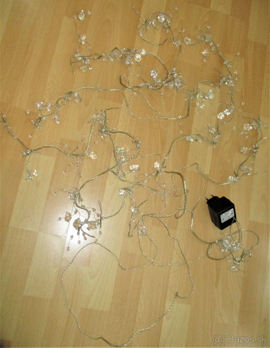 led- diódovú  svetelnú reťaz