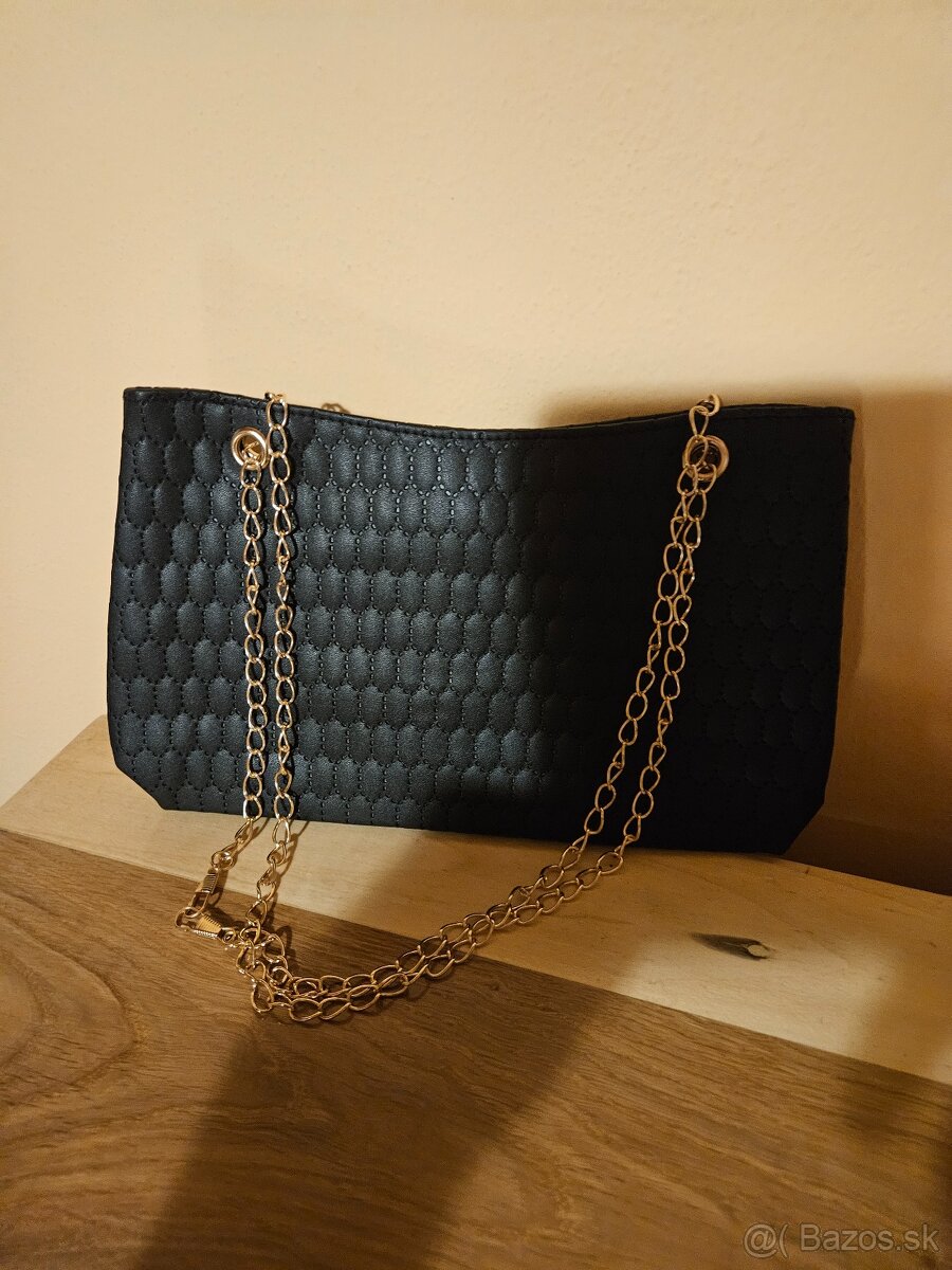 Damska cierna kabelka