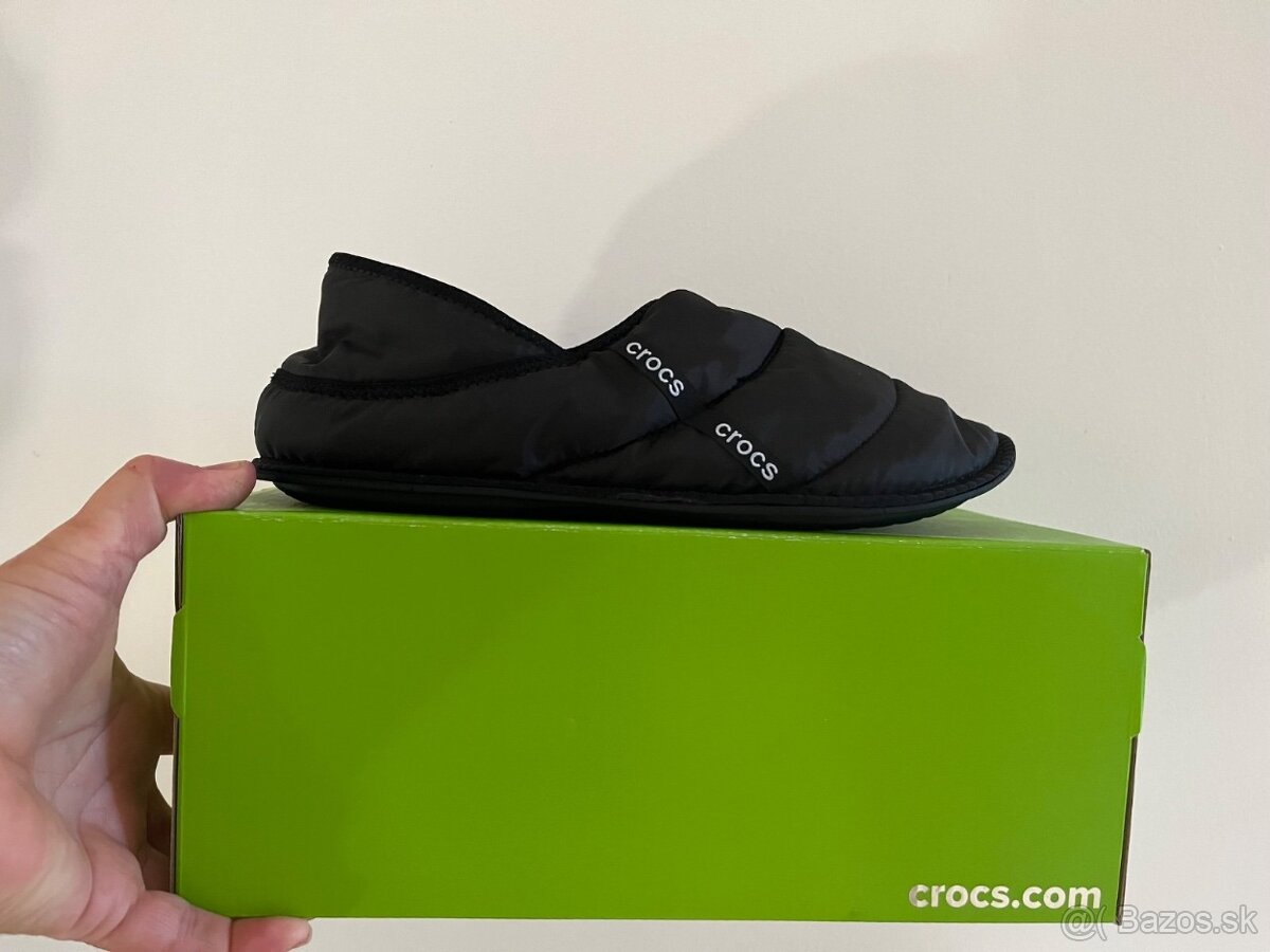 🥶➡️🔥 Nové Zateplené Papuče CROCS Neo Puff Slipper (42 – 43
