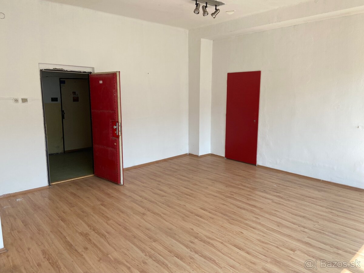 Prenajom skladových priestorov - skladu