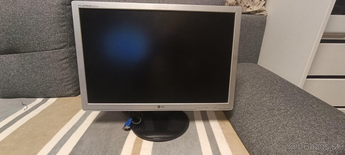 Predam monitor na pc.