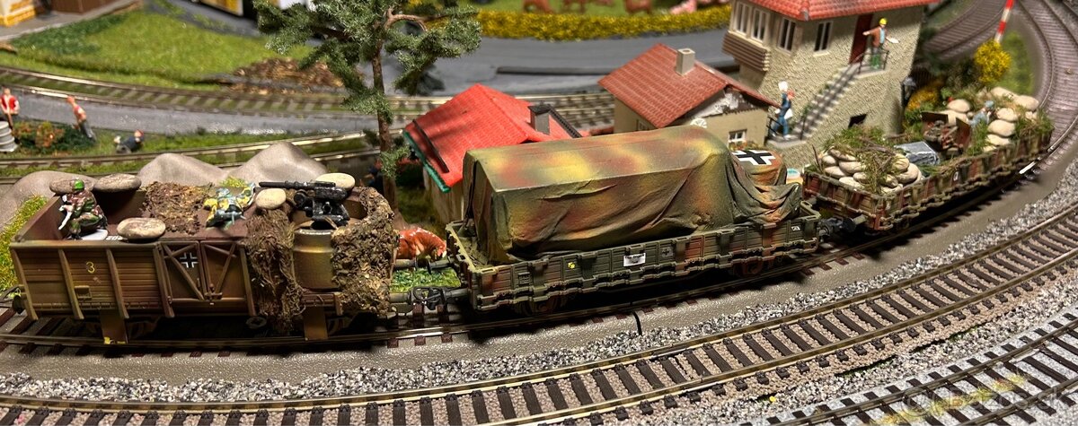 Predaj troch vojenských vagónov 1:87