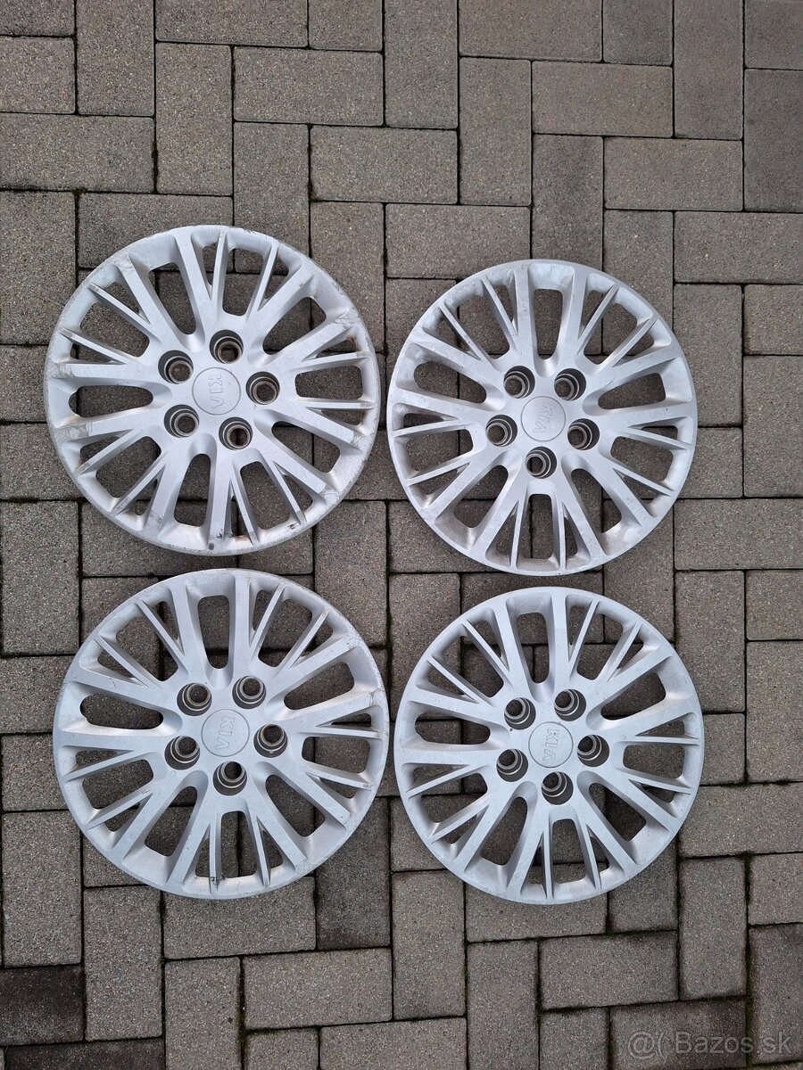 Predám-Originál puklice zn. KIA 15"