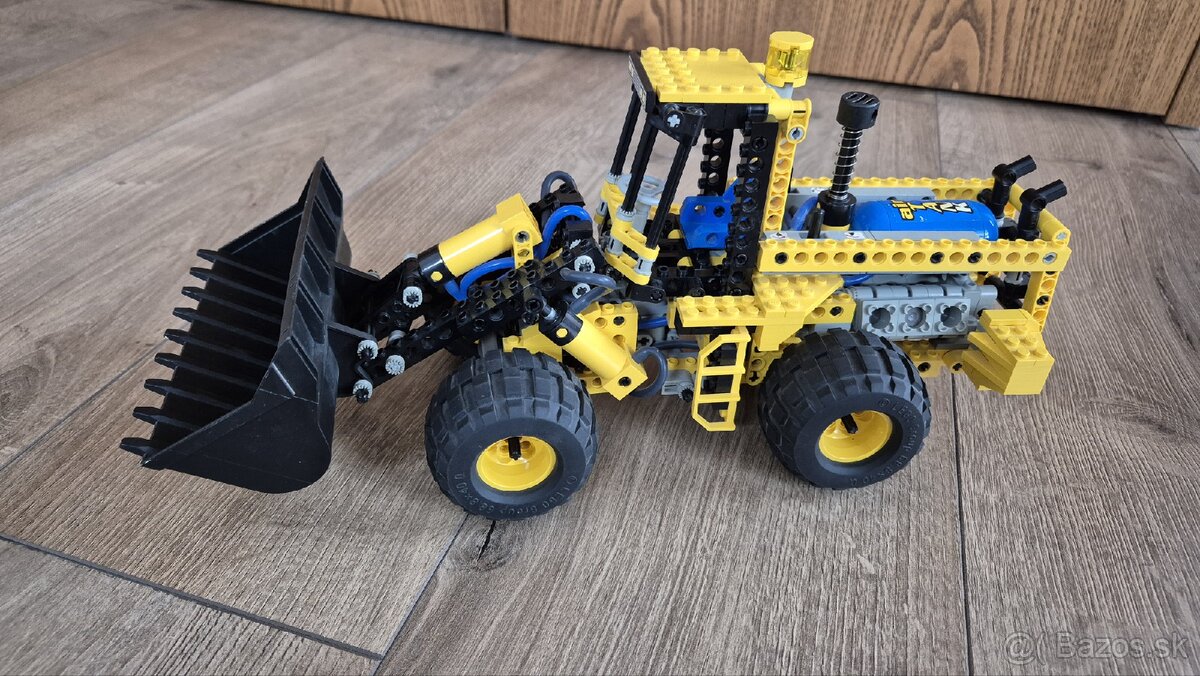 Lego Technic 8459 Pneumatic front end loader