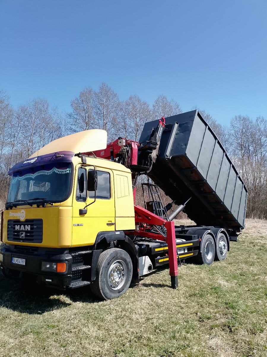 Hakovy nosič kontajnerov MAN f2000