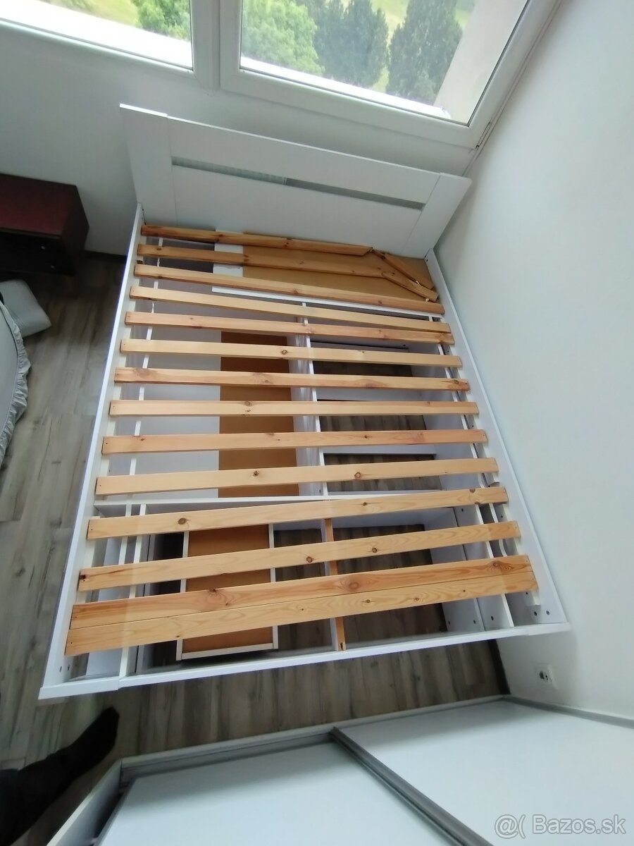 Darujem manželskú posteľ 200x160 cm
