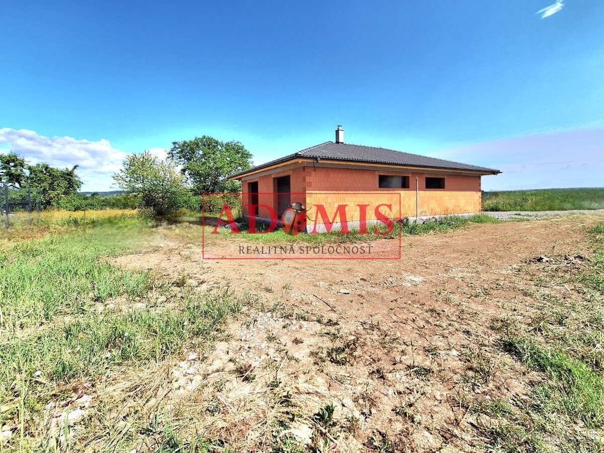 Predáme 5izbový tehlový bungalov 725m2 Ruskov, komora,tepelk