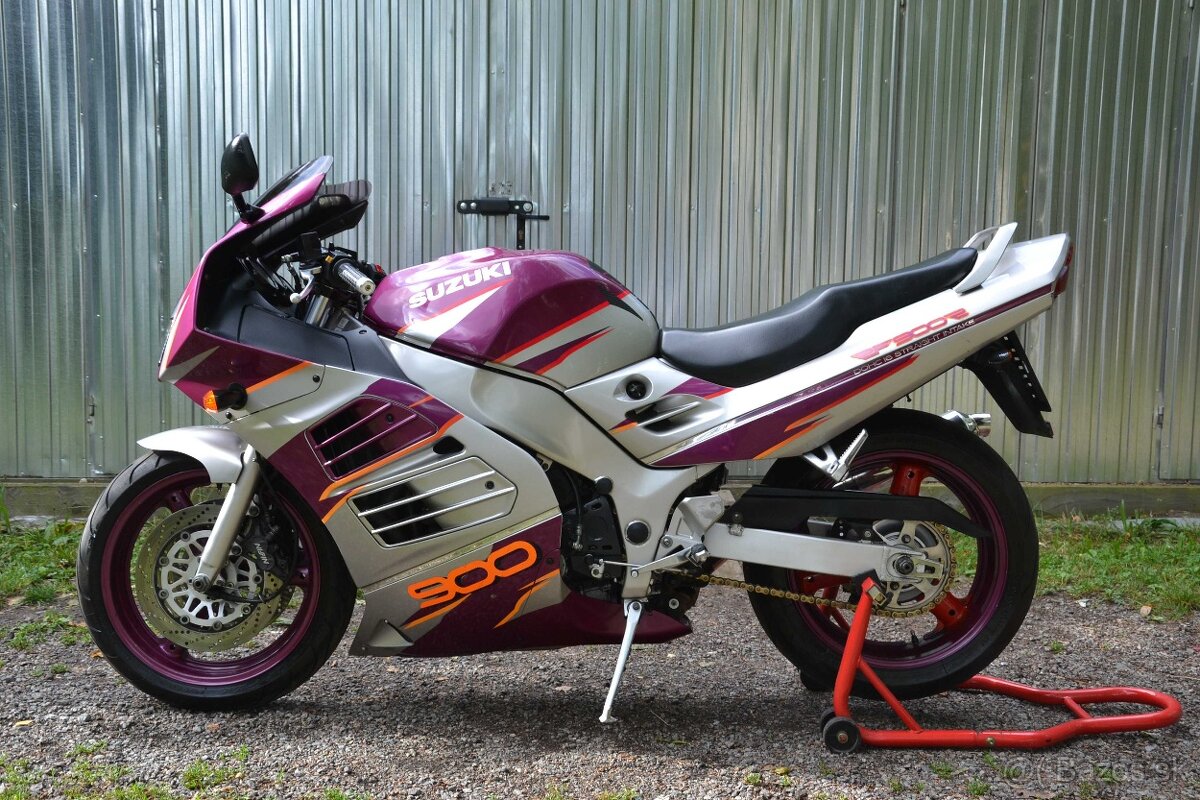 Suzuki RF900 - 99KW