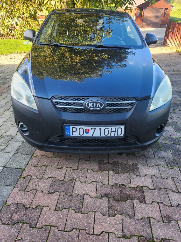 Kia Ceed 1.6 CRDi 85kW – 2008 – čierna metalíza