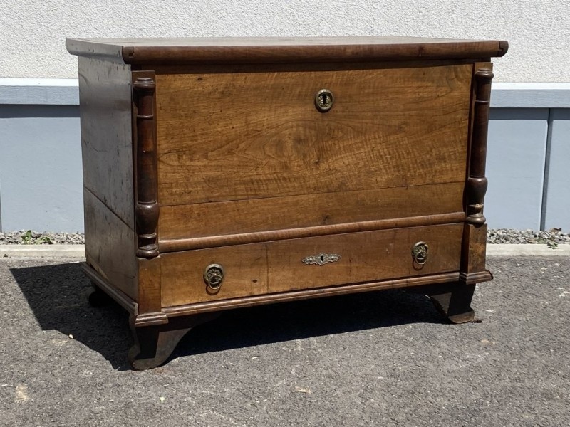 Menšia dubová komoda so šuplíkom