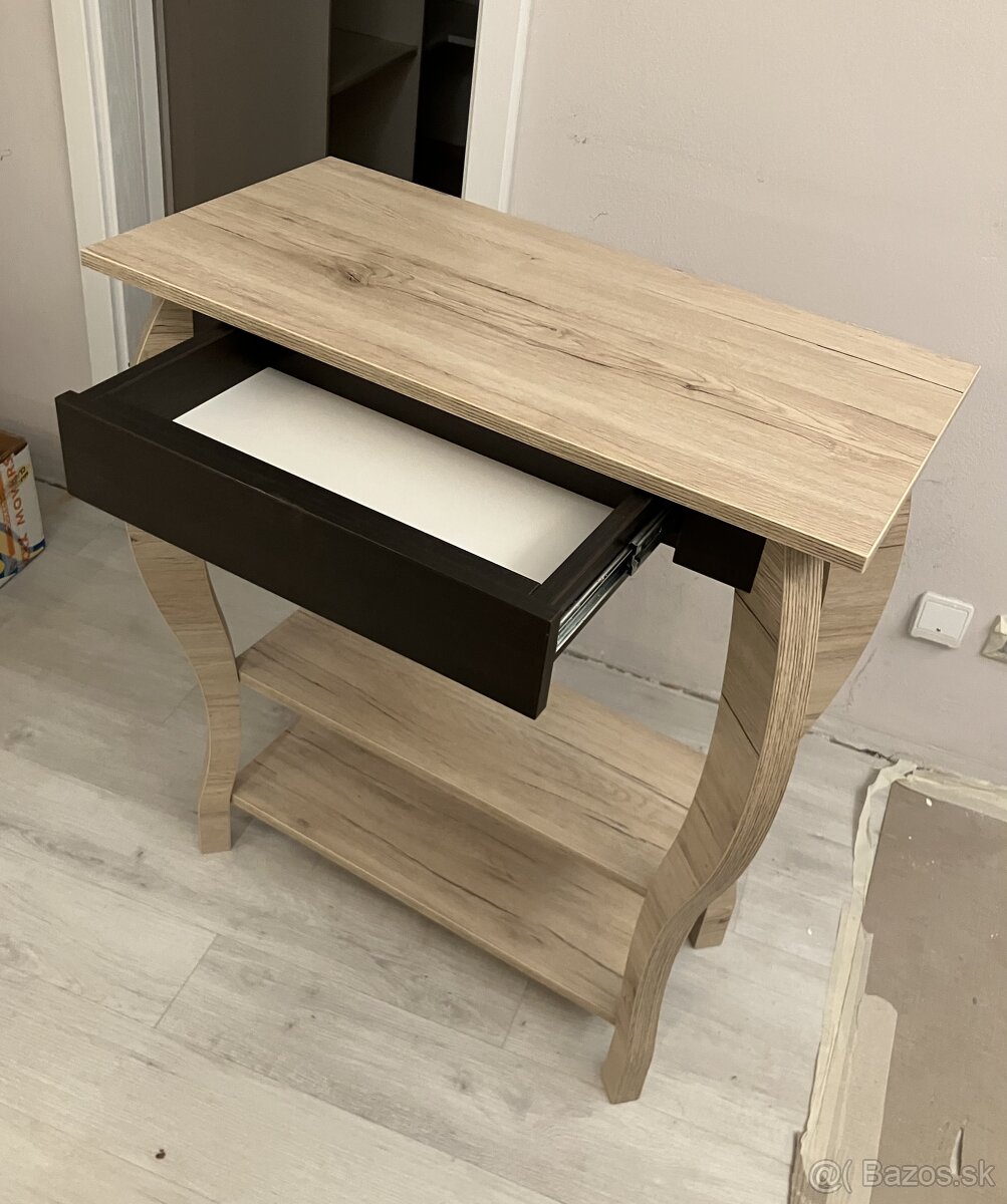 Pár: Rozťahovací jedálenský stôl a vysoký vchodový stolík