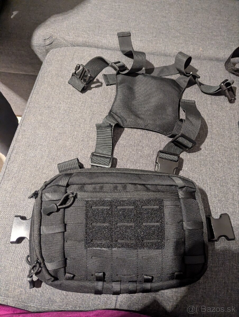 Takticka taska na hrud