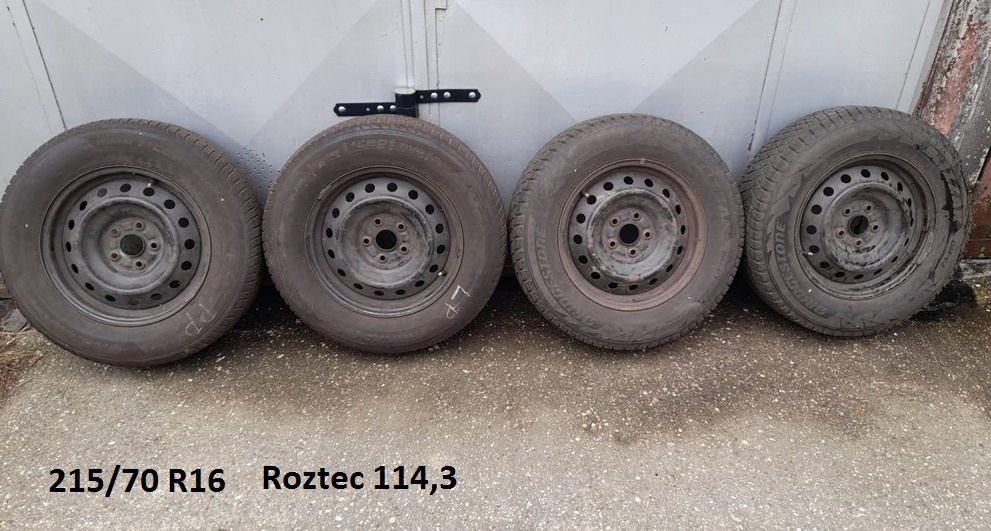 215/70 R16 plechove disky zo zimnymi gumami