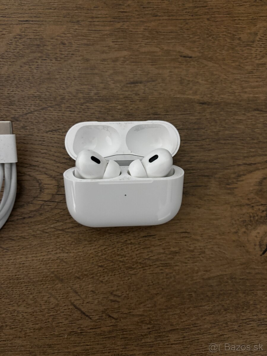 Apple AirPods Pro (2. generácia)