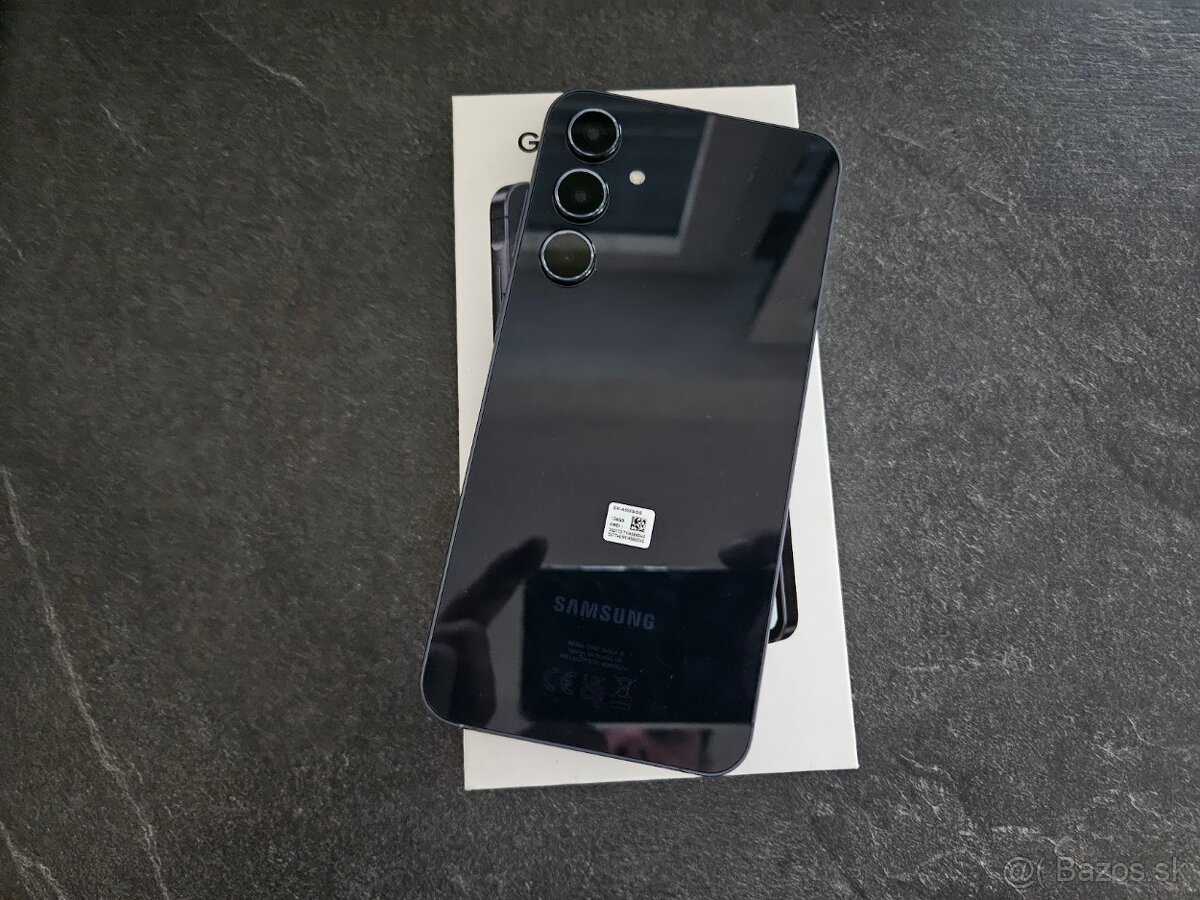 Samsung Galaxy A55 v ZARUKE