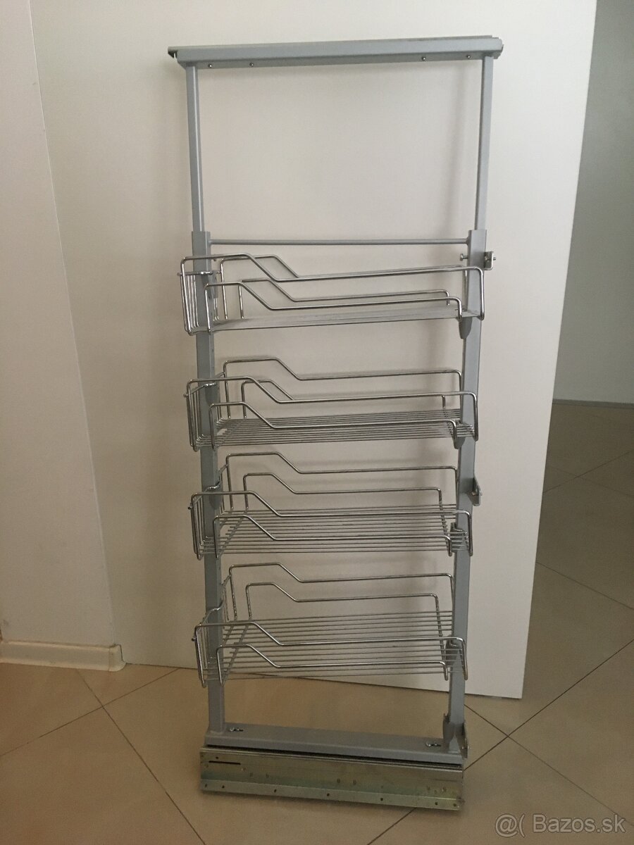 Potravinový regál do kuchyne