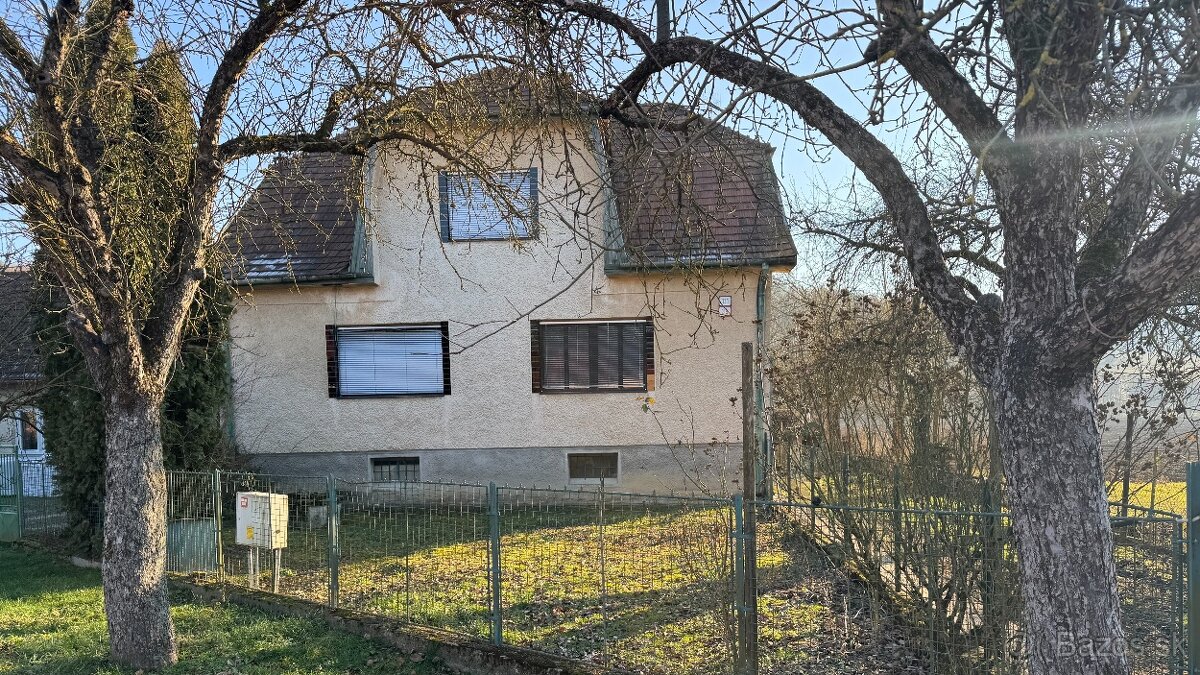 Rodinný dom na predaj v Uhrovci