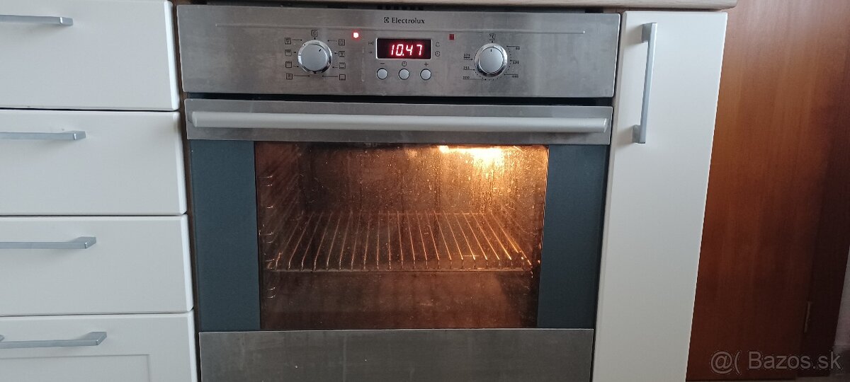 P: vstavanu ruru elektrolux