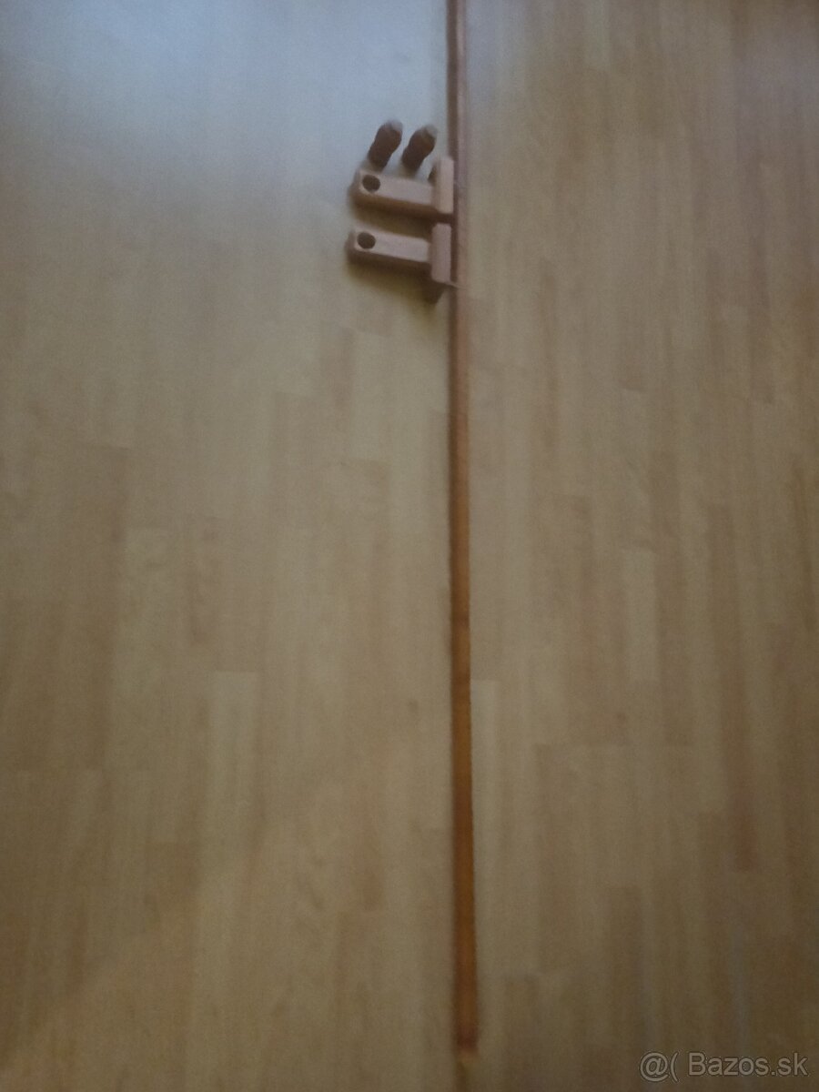 Palica na okenný záves