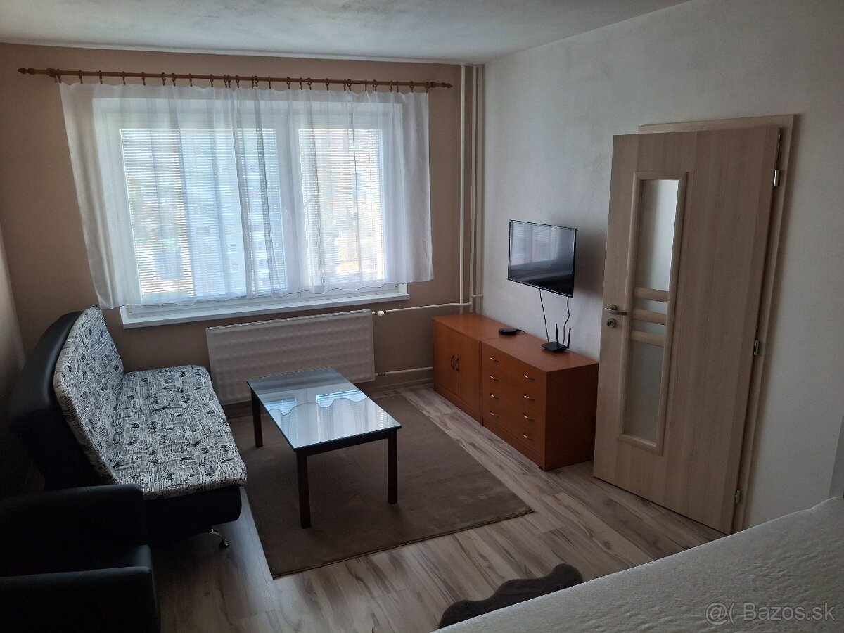 Prenájom 1- izbového bytu,  Lipt. Mikuláš