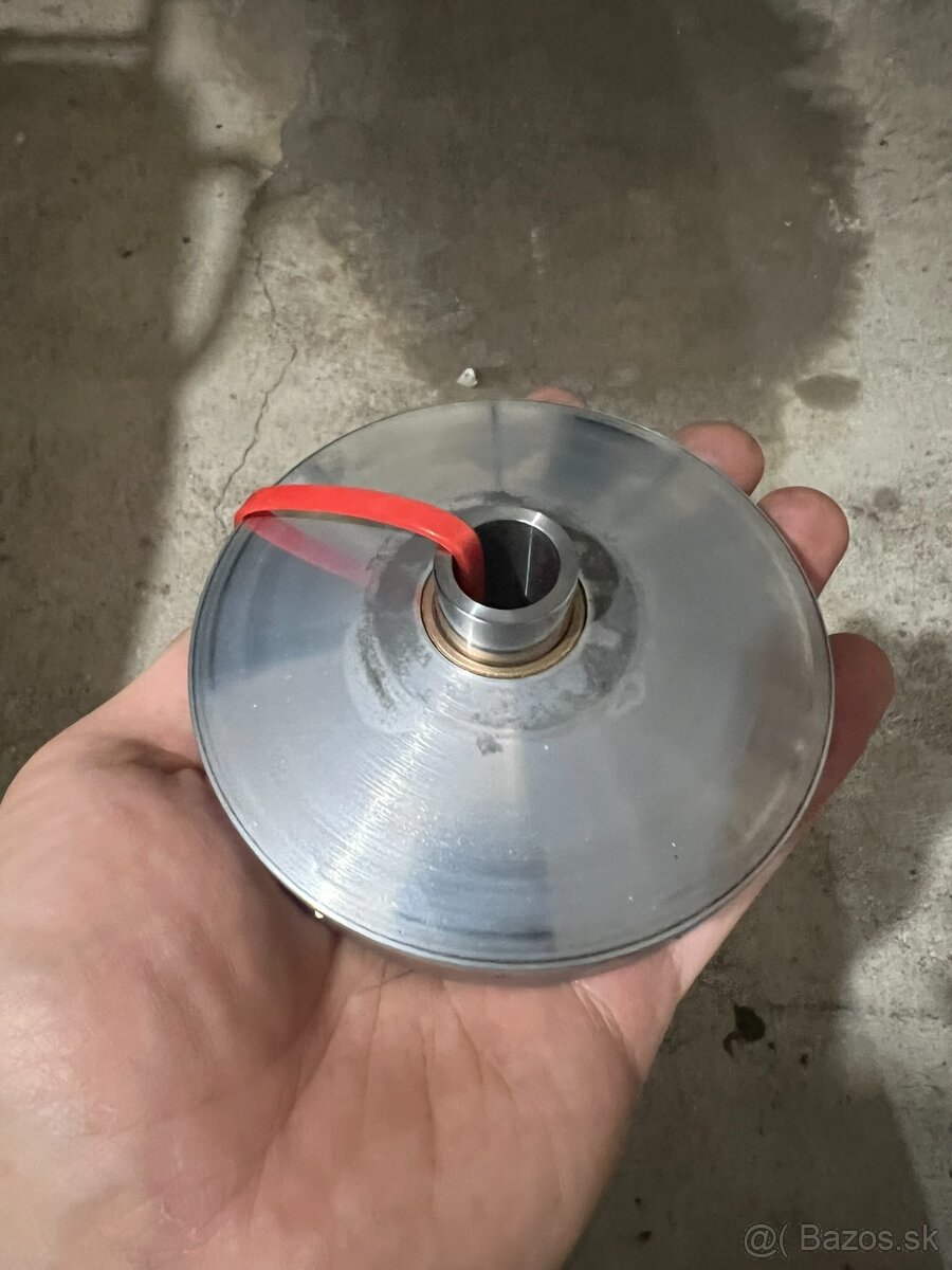 Prodám originální variátor na Vespa Primavera 50