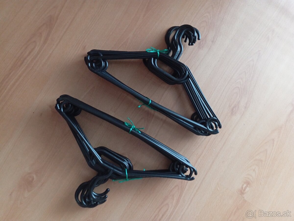 Vešiaky, ramienka na oblečenie