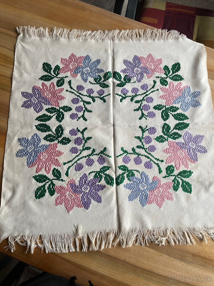 Ručne vyšívané obrusy