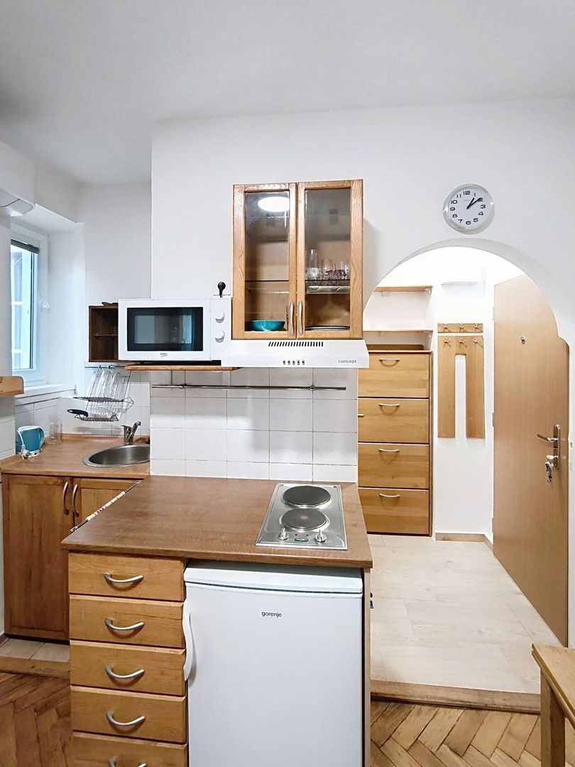 TRNAVSKÉ MÝTO - garsónka s klimatizáciou