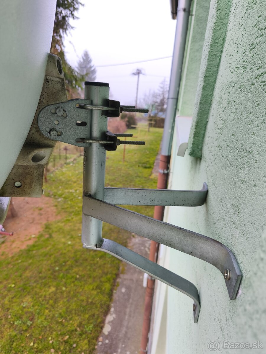 Predam drziak na satelit