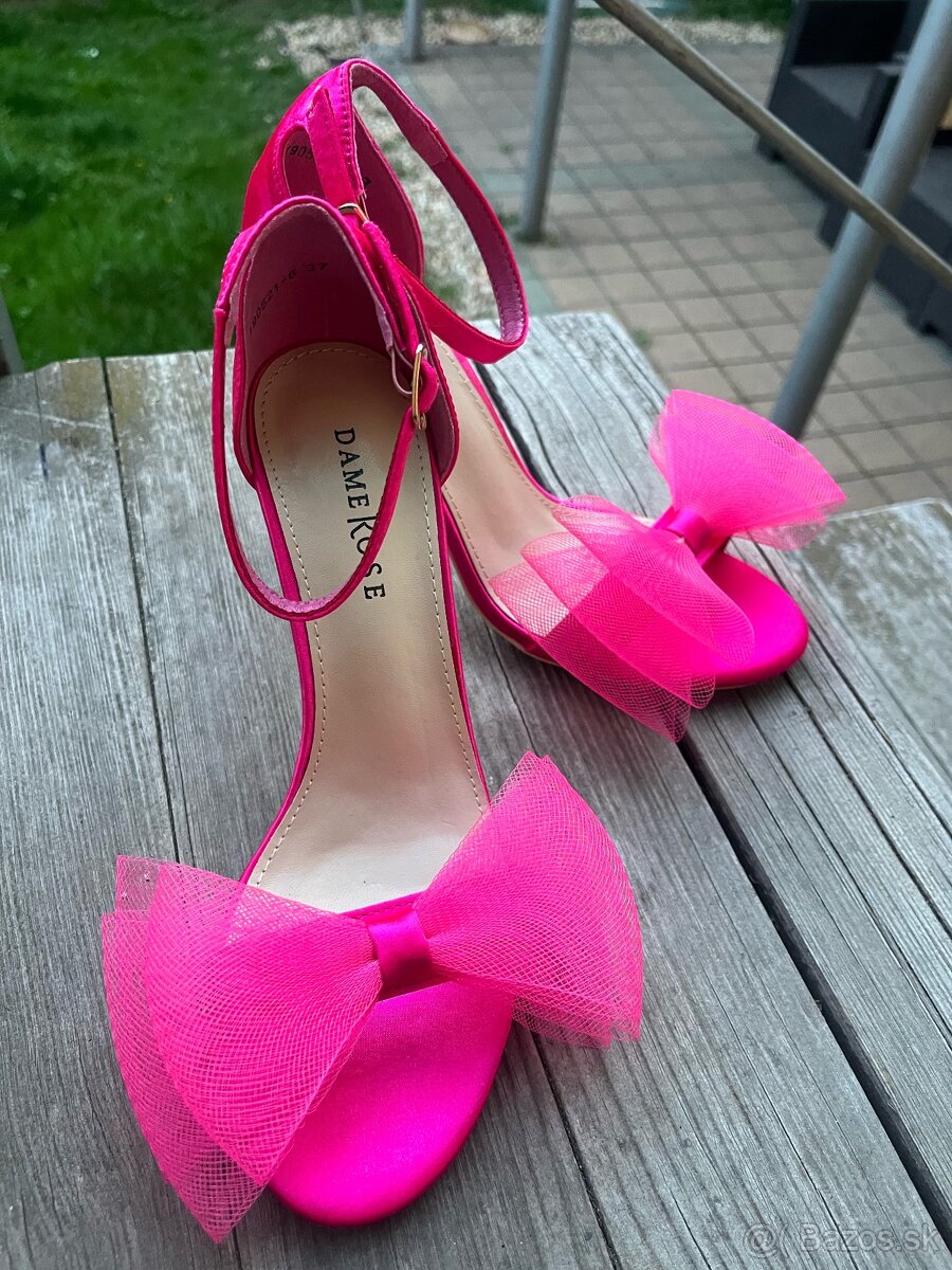 Ružové sandálky