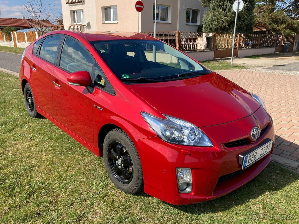 Toyota Prius 3 gen, AUTOMAT, LED, HUD, KESSY, CEBIA