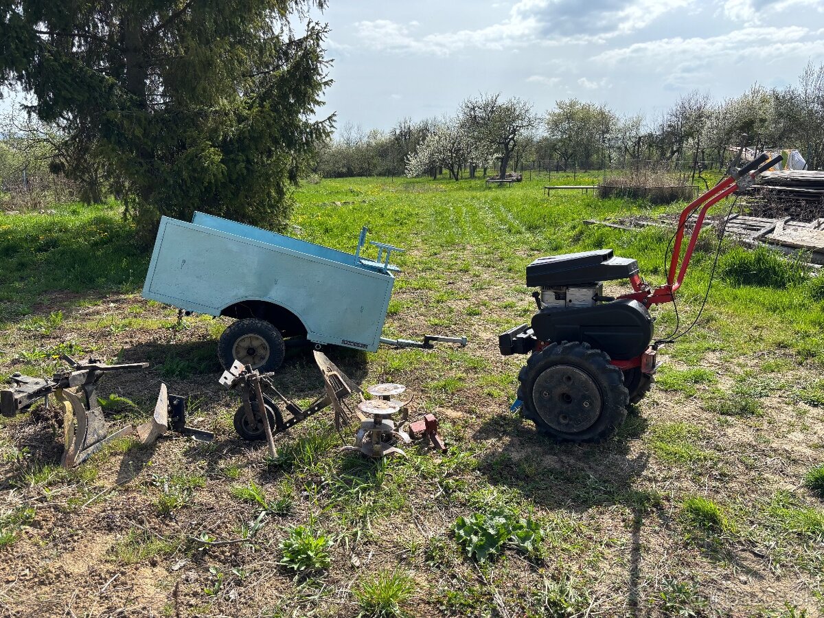 Predám malotraktor s prislušenstvom